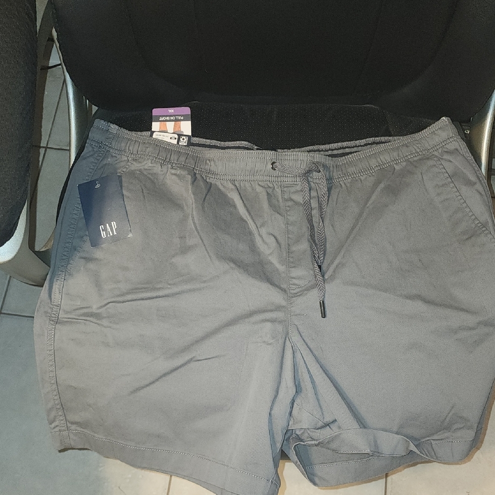 GAP Women's Charcoal Cargo Shorts